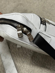 Bandolera LV Blanca
