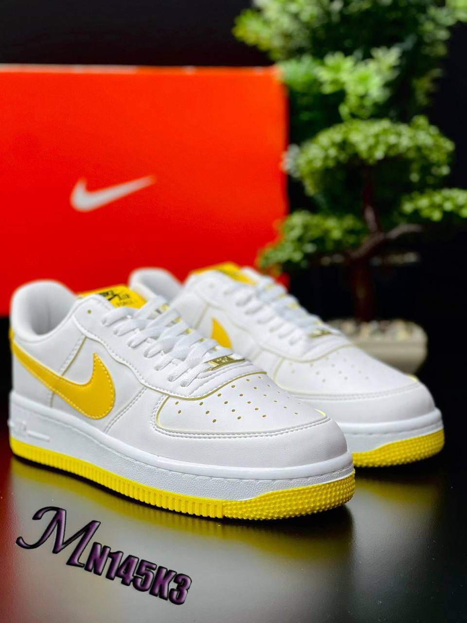 Zapatillas Nike Blancas-Amarillas