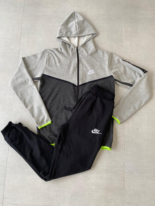 Nike Tech gris/verde